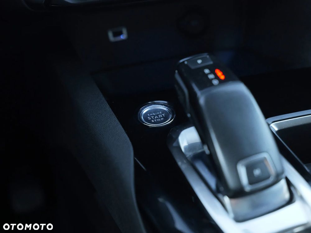 Peugeot 3008 PureTech 180 Stop & Start GPF EAT8 Allure - 31