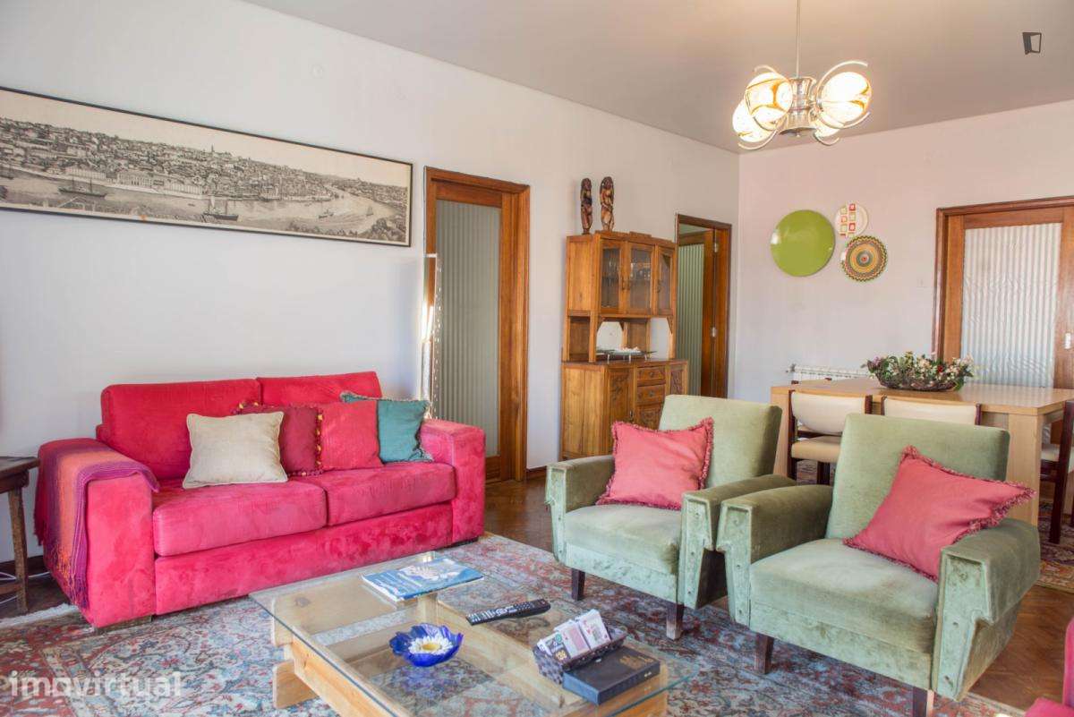 Quarto - localizado em Paranhos Porto - Grande imagem: 4/43