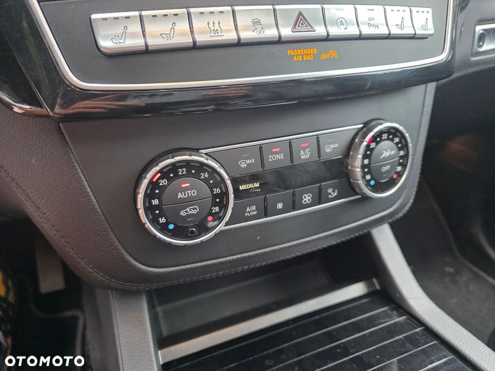 Mercedes-Benz GLS - 24