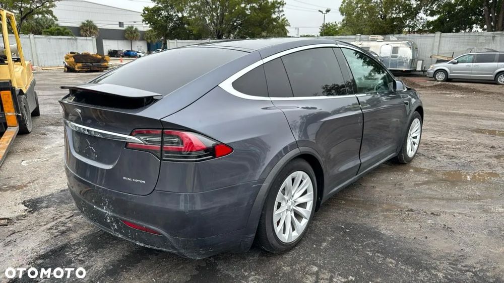Tesla Model X Long Range Plus - 2