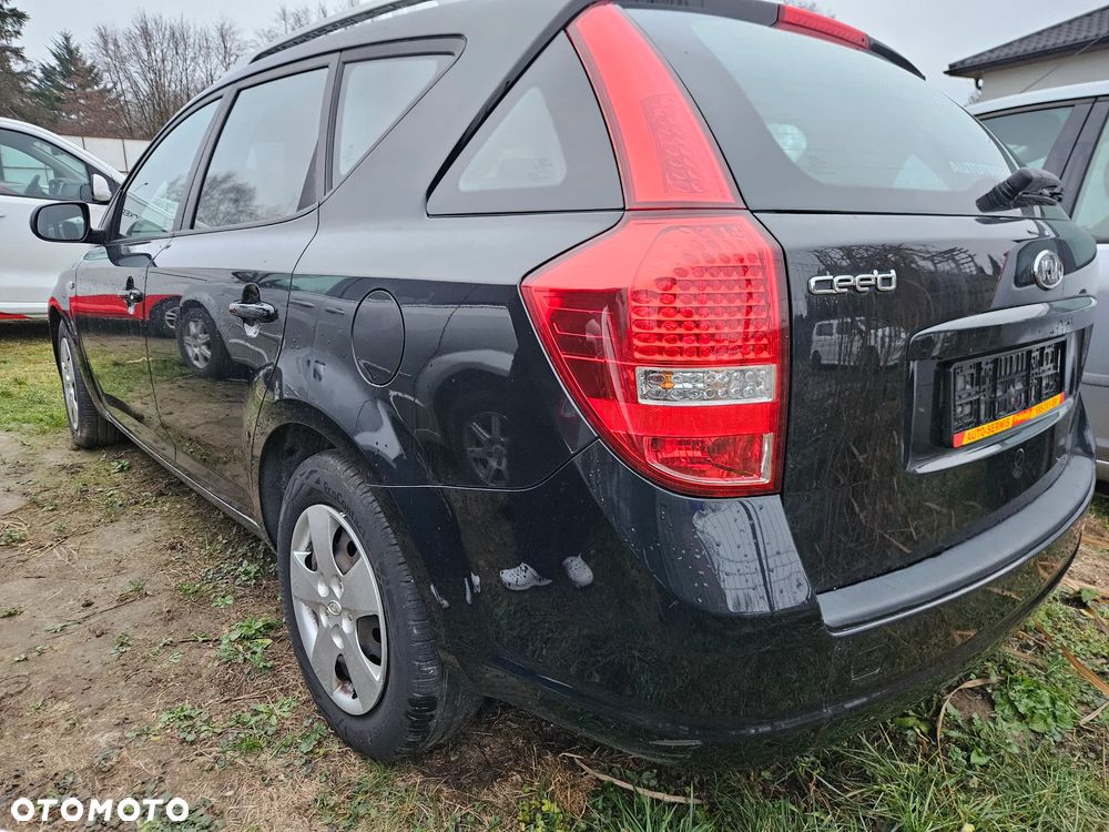 Kia Ceed 1.4 CVVT Dream-Team Edition - 3