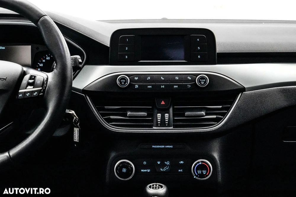 Ford Focus 1.0 EcoBoost Titanium Business - 18