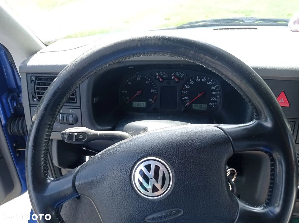 Volkswagen Multivan Standard - 4