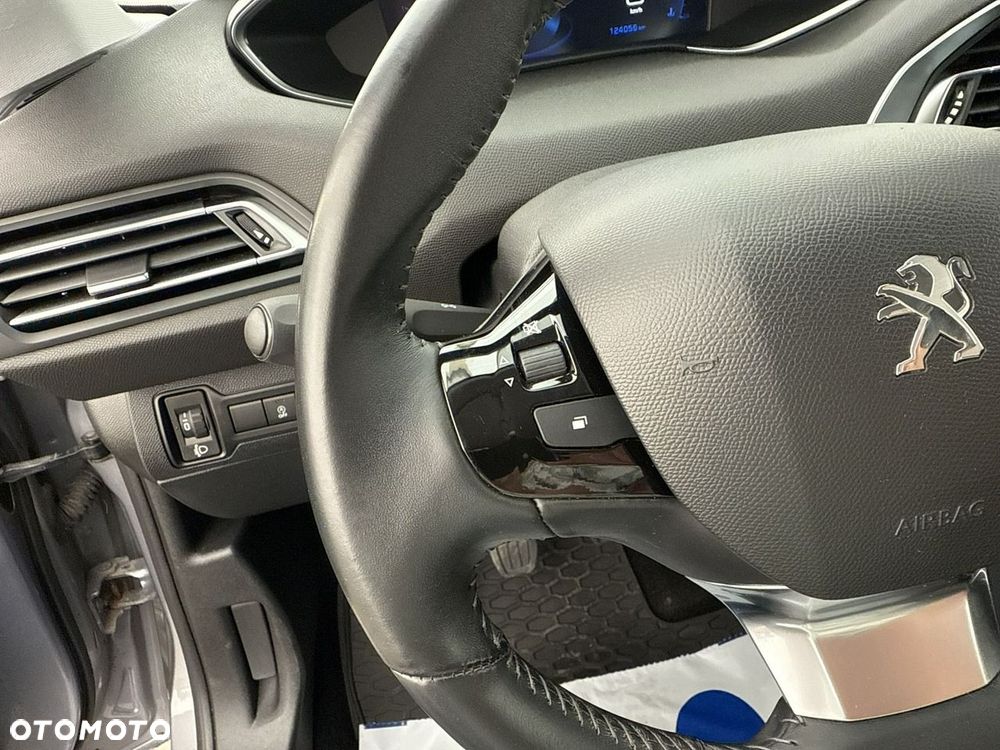 Peugeot 308 - 25