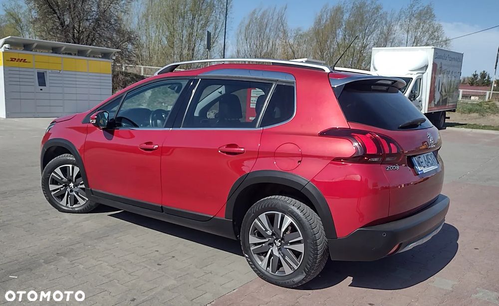 Peugeot 2008 1.2 PureTech Allure S&S EAT8 - 5