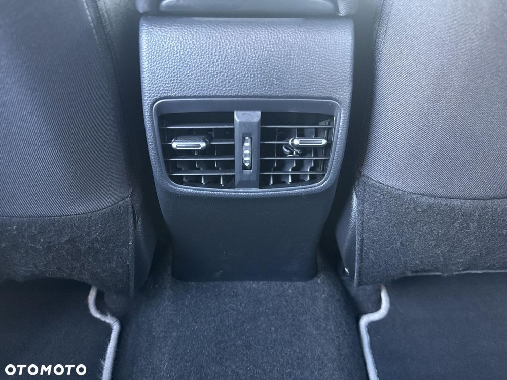 Toyota Corolla 2.0 Hybrid Comfort - 18