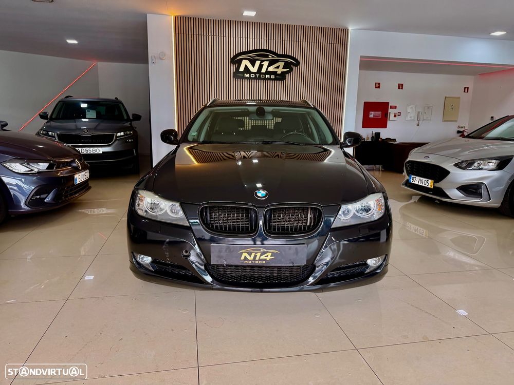 BMW 318 d LifeStyle Auto - 20