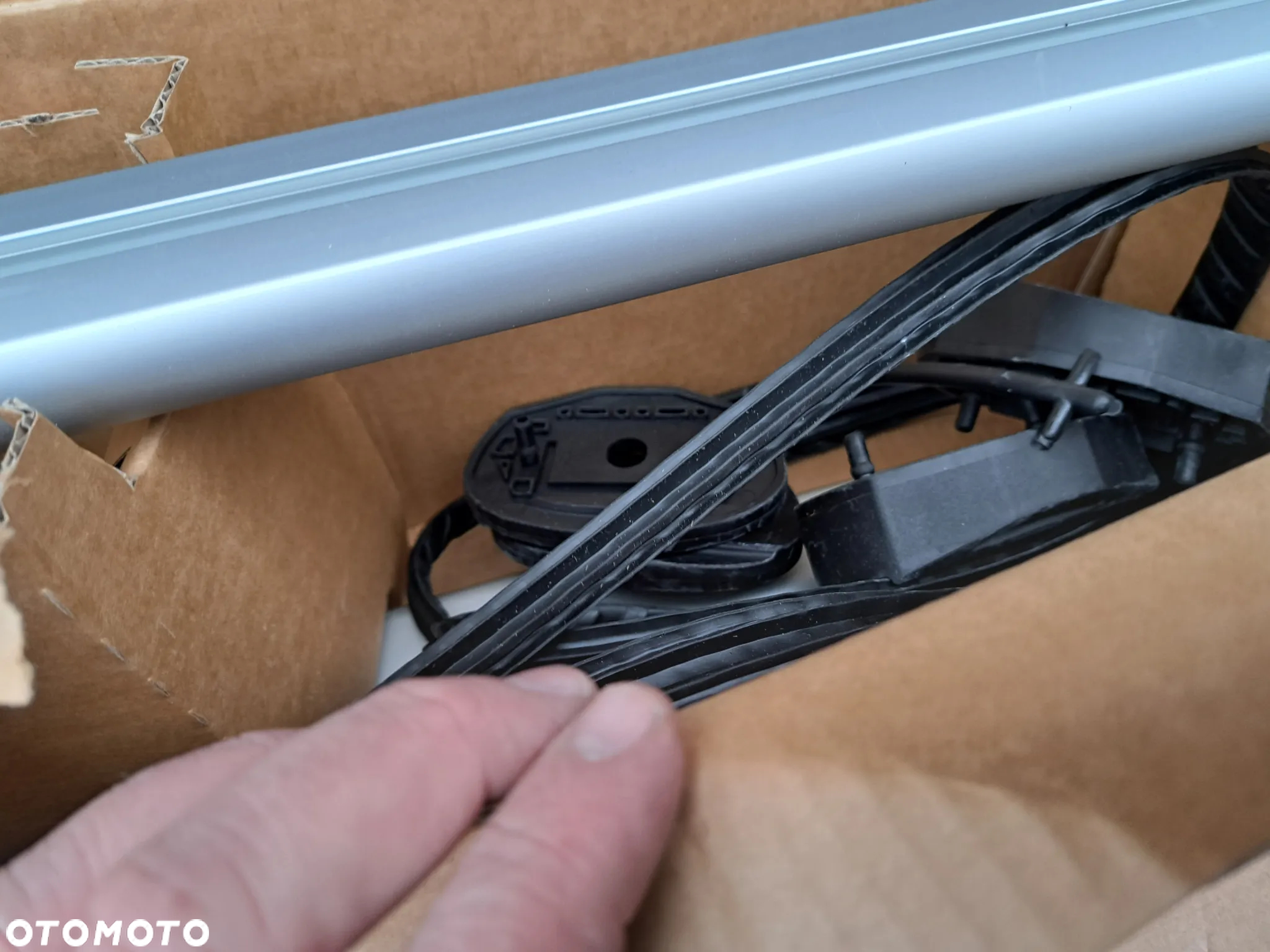 bagażnik dachowy Nissan X-Trail III T32 Poprzeczki dachowe aluminiowe do wersji bez relingów Nissan X-Trail III T32 T-32 2014r KE730-4C010 KE7304C010 - 7