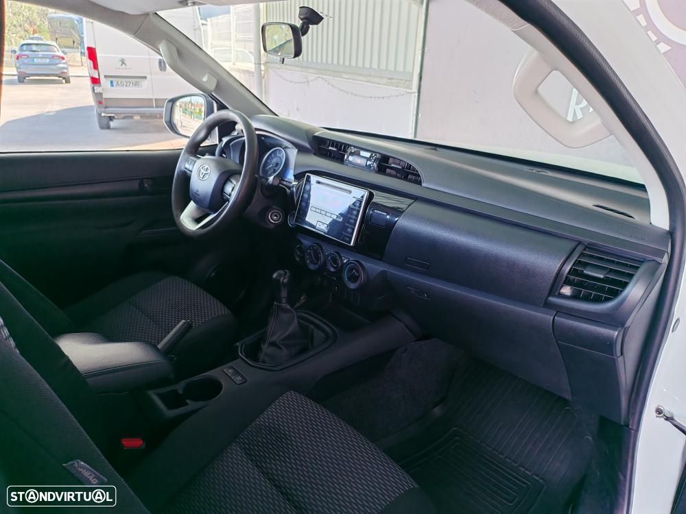 Toyota Hilux 2.4 D4-D 4WD - 9