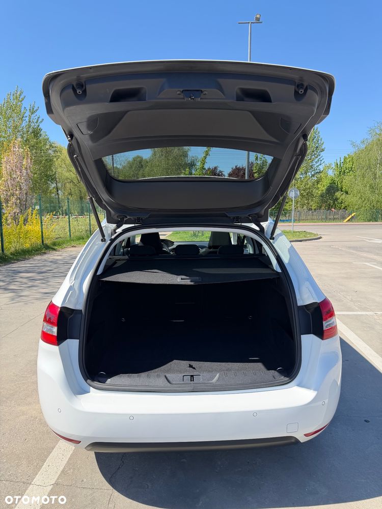 Peugeot 308 1.2 PureTech Allure Pack S&S EAT8 - 11