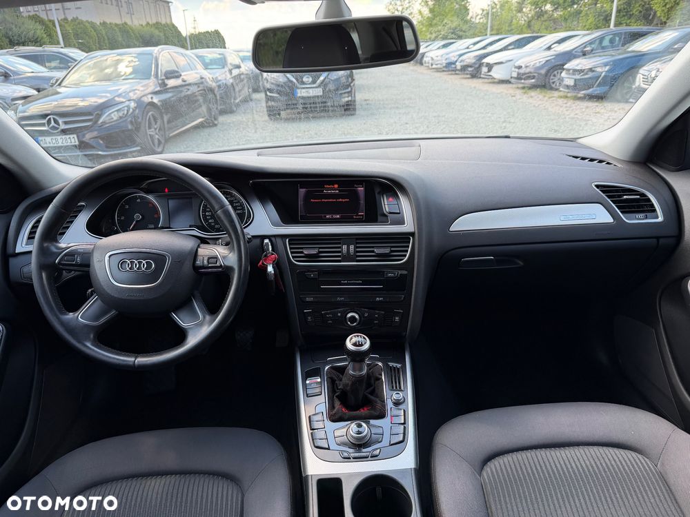 Audi A4 Avant 2.0 TDI DPF quattro S line Sportpaket (plus) - 25
