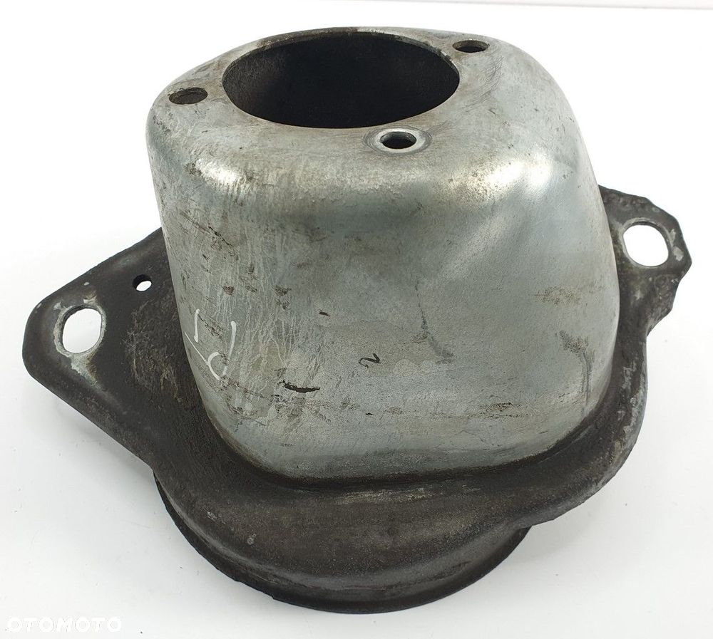 KIELICH AMORTYZATORA PRAWY TYŁ VOLVO V70 II 2.4 D - 1