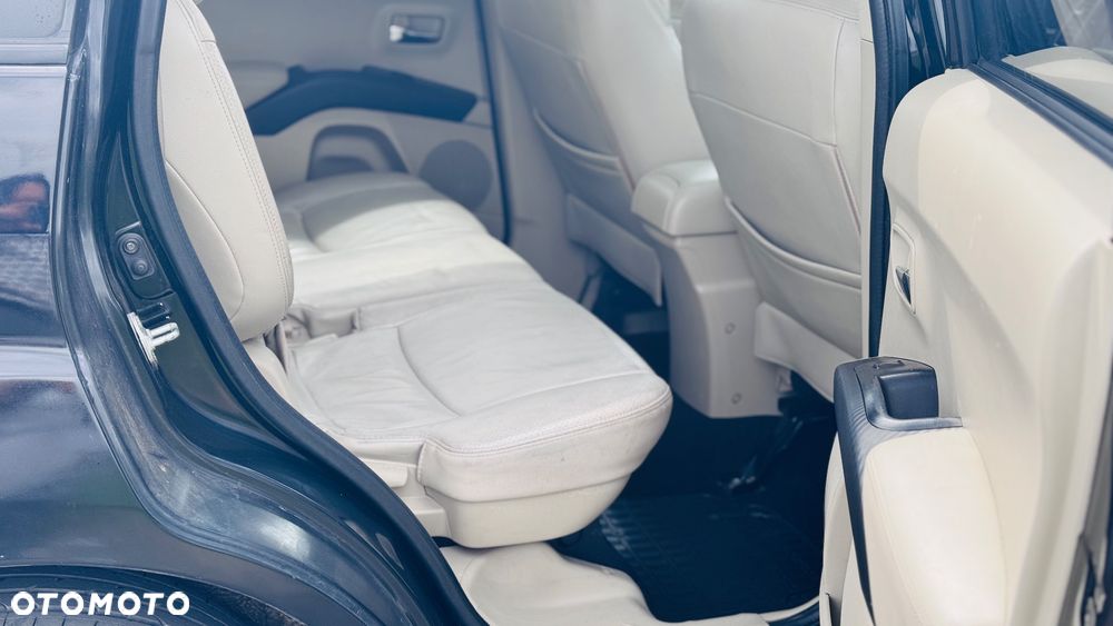 Mitsubishi Outlander 2.2 DID Instyle - 13