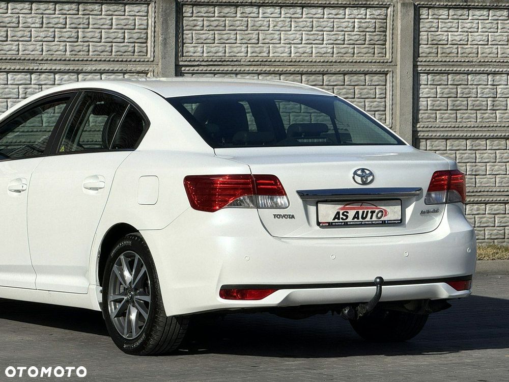Toyota Avensis 2.0 Premium MS - 39