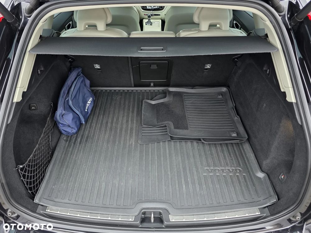 Volvo XC 60 D5 AWD Inscription - 33