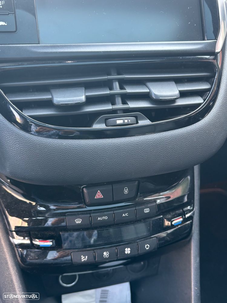 Peugeot 208 - 7