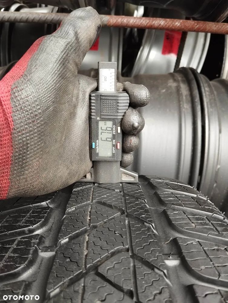 Pirelli Winter SottoZero 3 225 45 19 96 V 3PMSF run flat RSC 2szt.* - BMW - 3