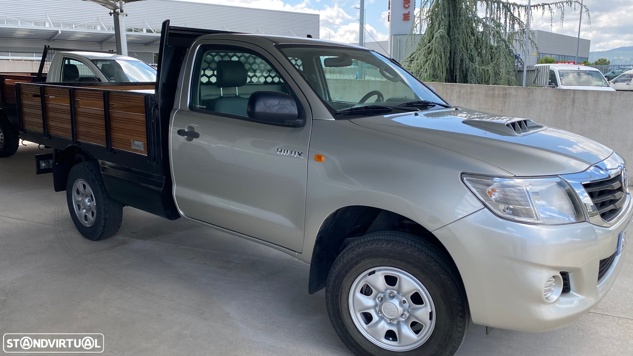 Toyota Hilux 2.5 D-4D 4WD CE AC+PM - 6