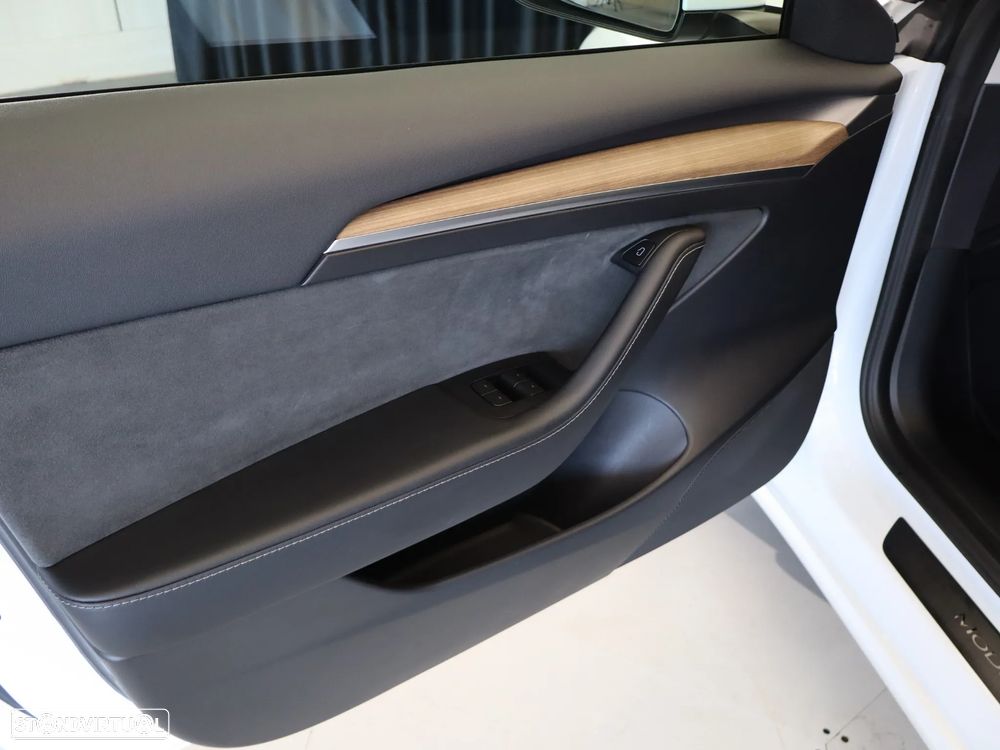 Tesla Model 3 Standard Range Plus RWD - 18