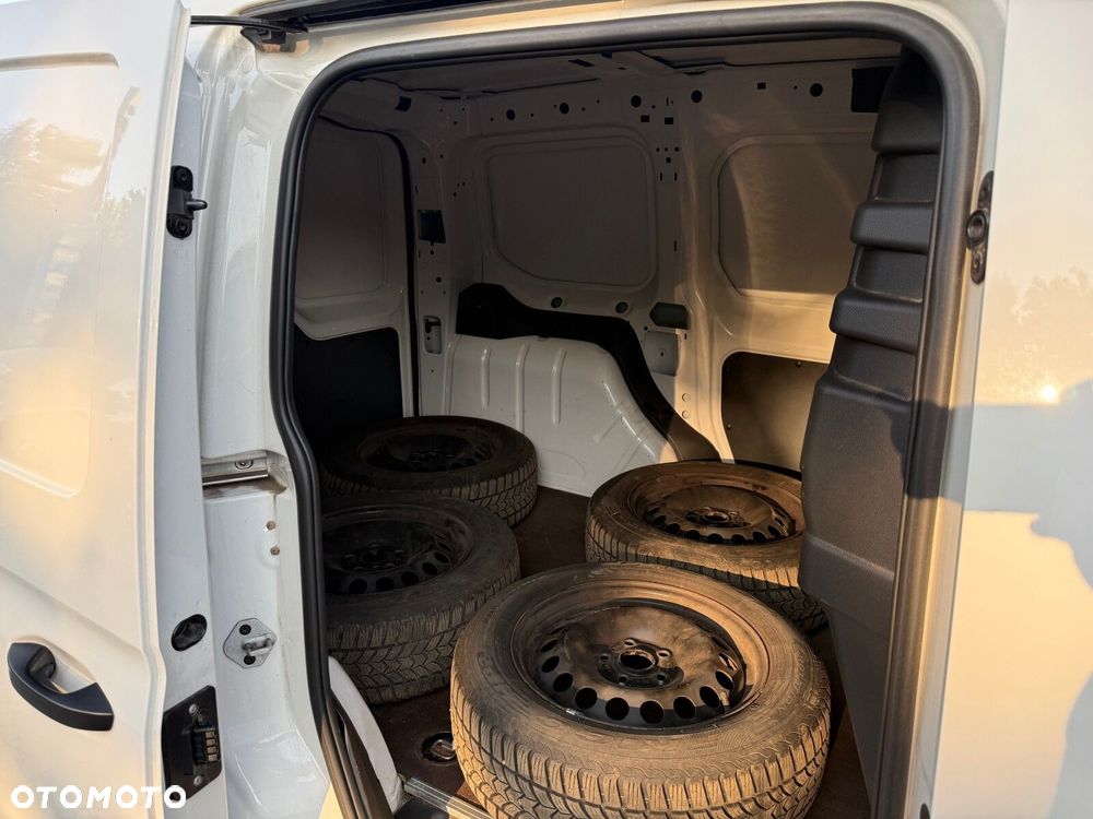 Volkswagen Caddy - 17