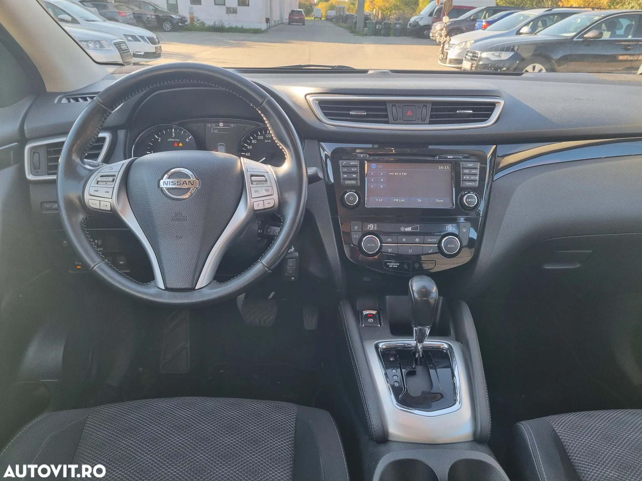 Nissan Qashqai 1.6 DCI Xtronic TEKNA - 7