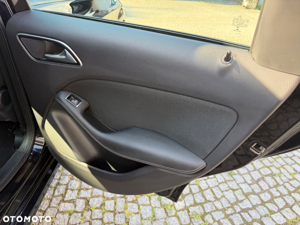 Mercedes-Benz Klasa B 180 (CDI) d 7G-DCT AMG Line - 17