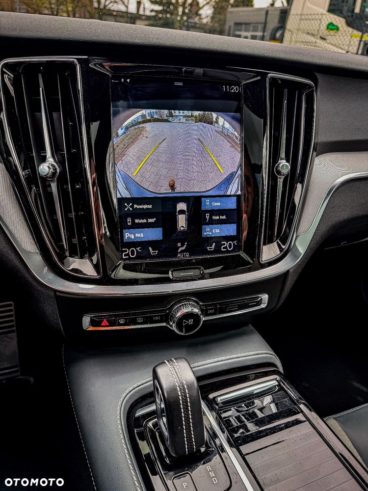 Volvo V60 T8 AWD Twin Engine Geartronic R-Design - 34