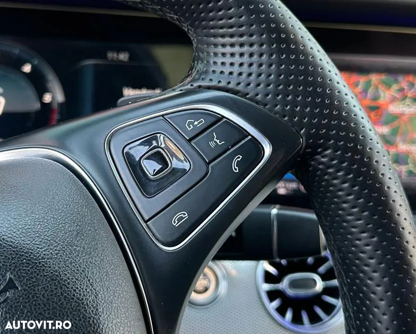 Mercedes-Benz E 200 d Aut. - 32