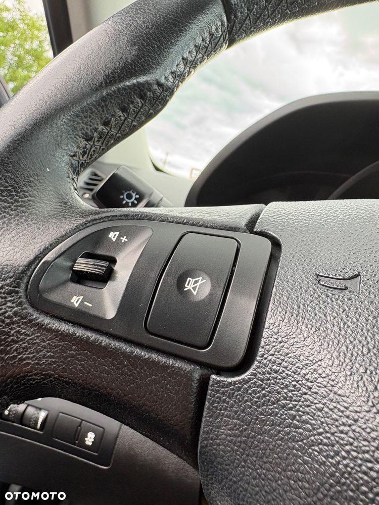Kia Ceed - 30