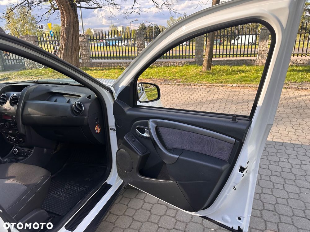 Dacia Duster 1.6 SCe Comfort 4WD - 22