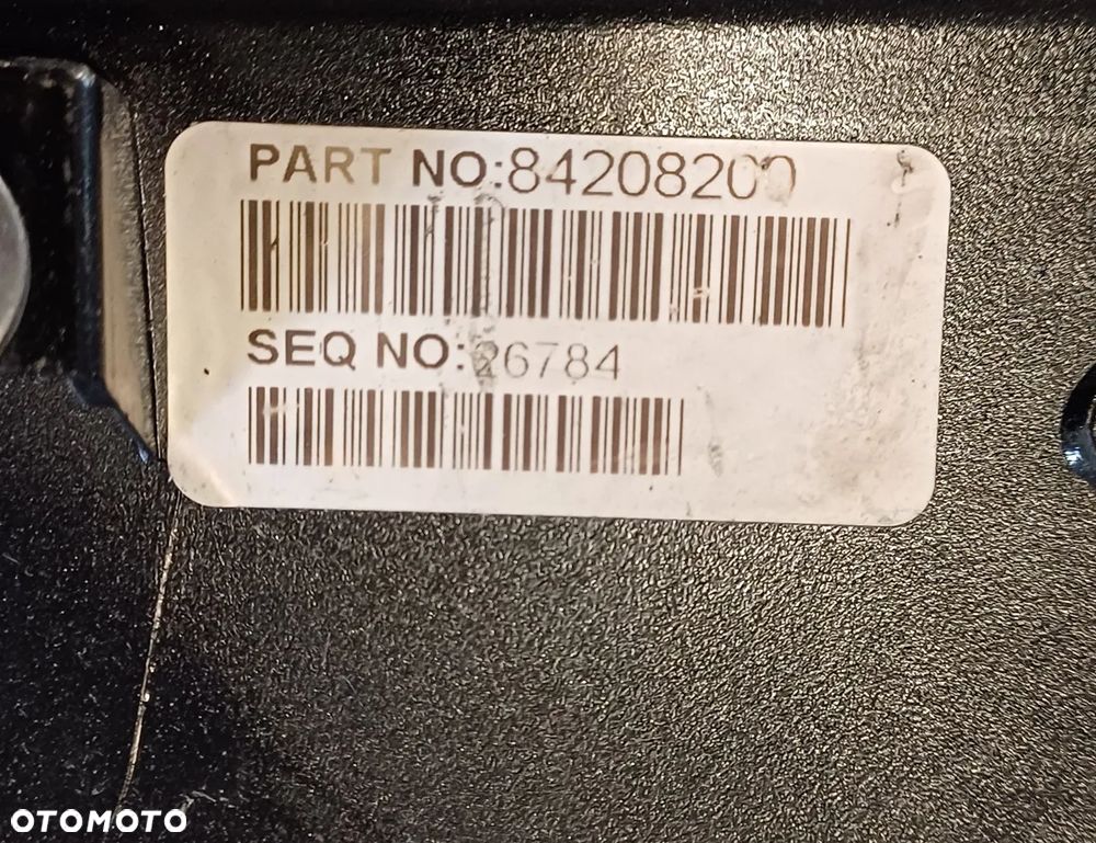 CHEVROLET CORVETTE C7 17r WLOT BŁOTNIKA KRATKA PRAWY PRZÓD 84208200 - 6