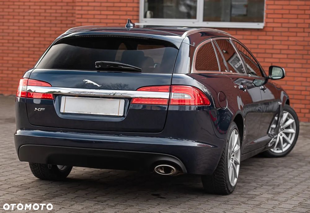 Jaguar XF 2.2 - 13