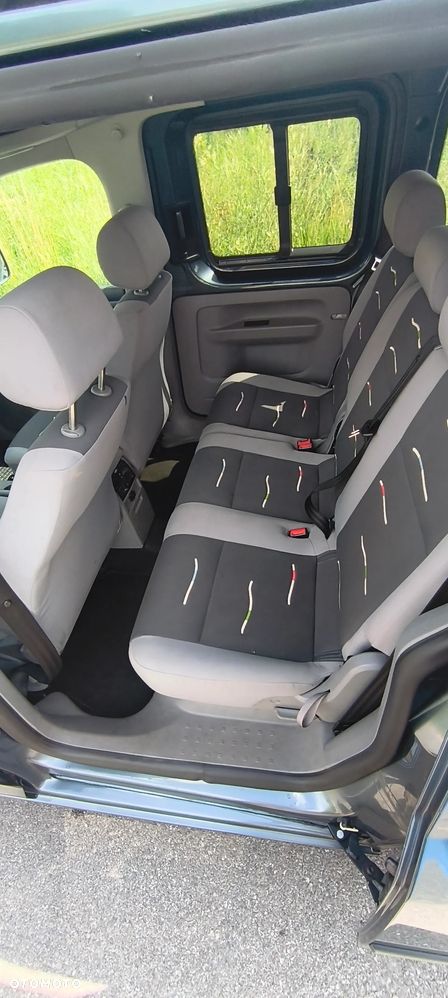 Volkswagen Caddy Life DSG - 8