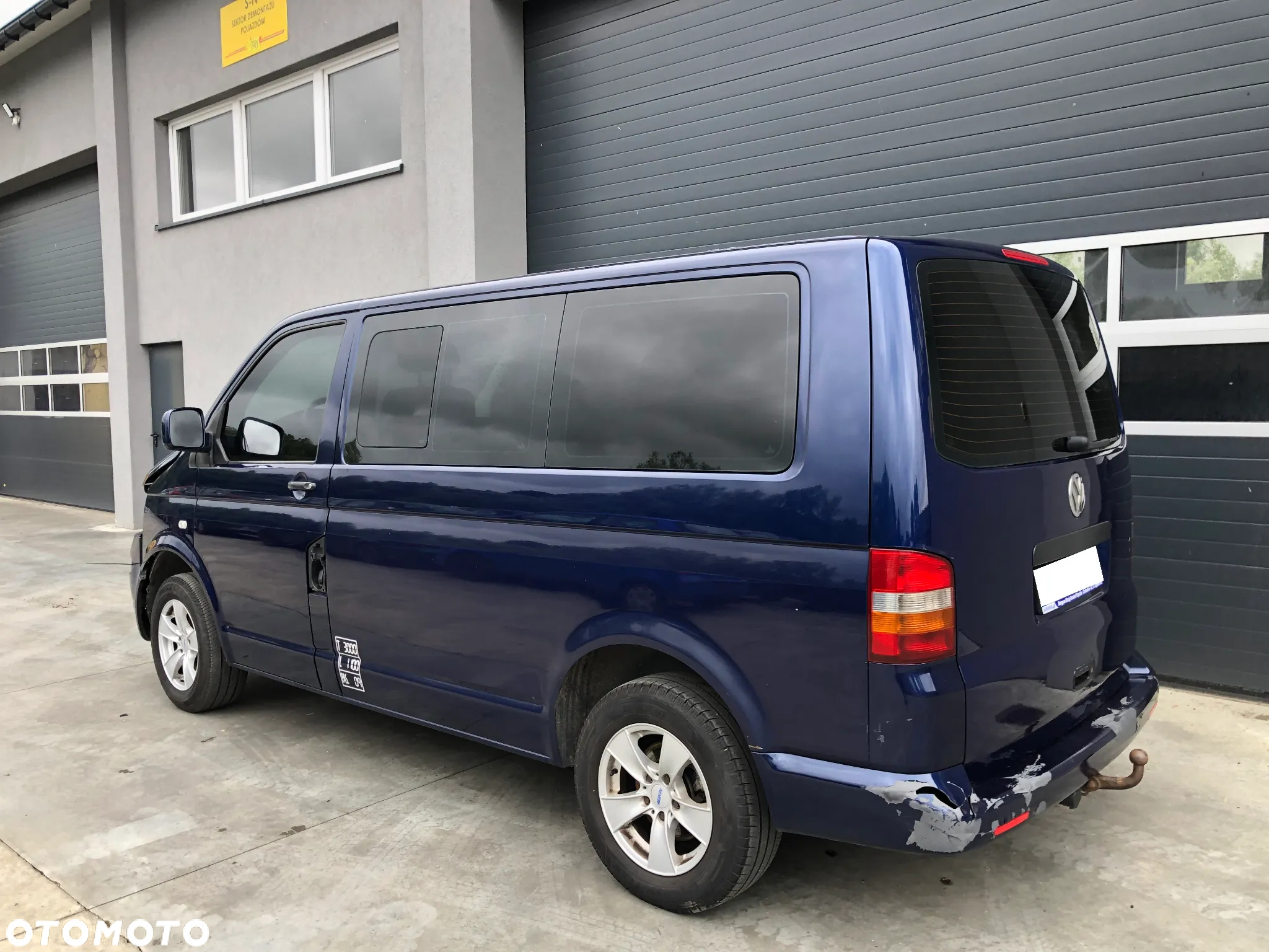 Volkswagen Caravelle - 7