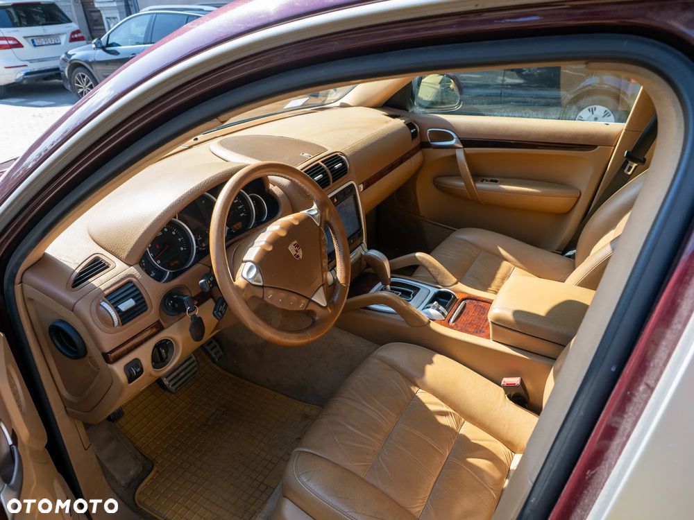 Porsche Cayenne - 7