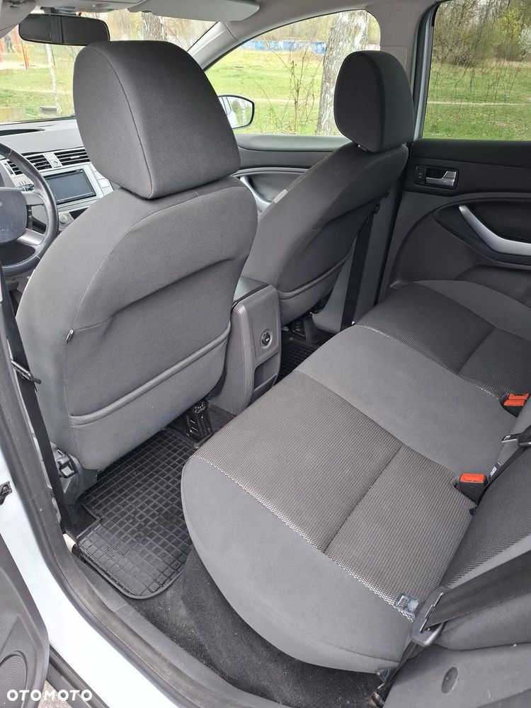 Ford Kuga 2.0 TDCi 2x4 Trend - 21
