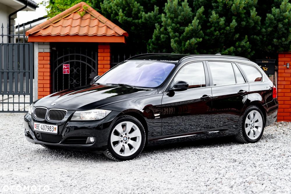 BMW Seria 3 325i xDrive Touring Edition Sport - 7