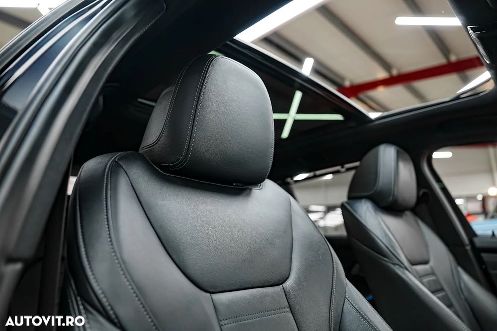 BMW Seria 3 330e xDrive Aut. M Sport - 13