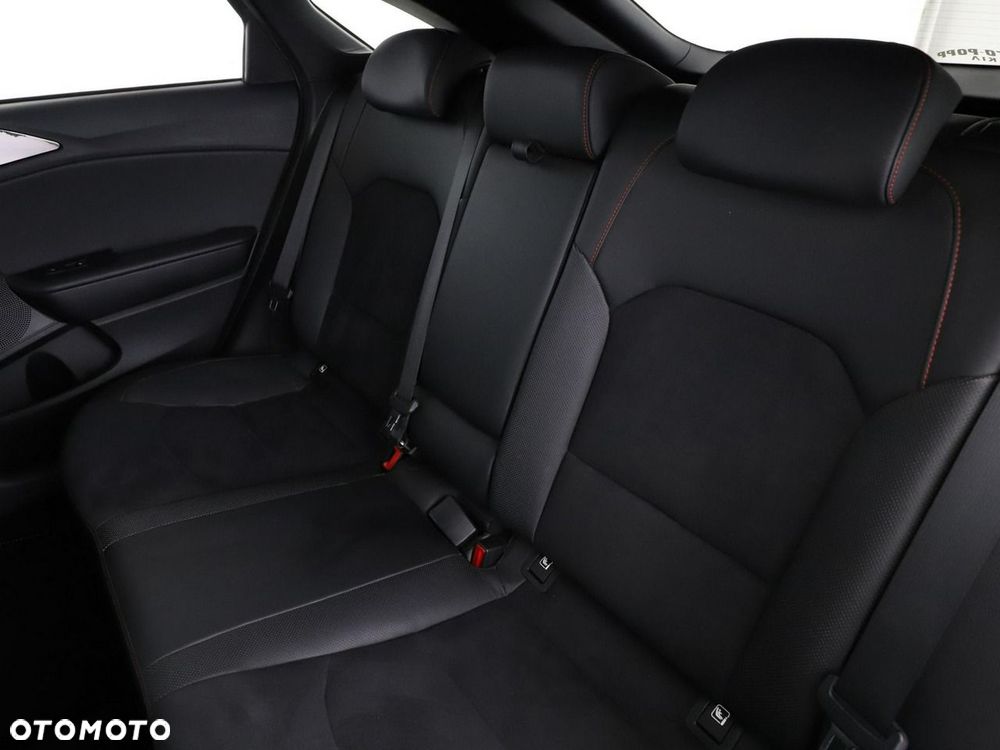 Kia ProCeed 1.6 T-GDI GT DCT - 17