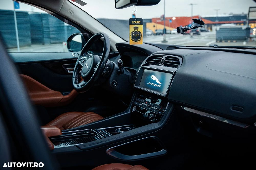 Jaguar F-Pace 30d AWD Prestige - 11
