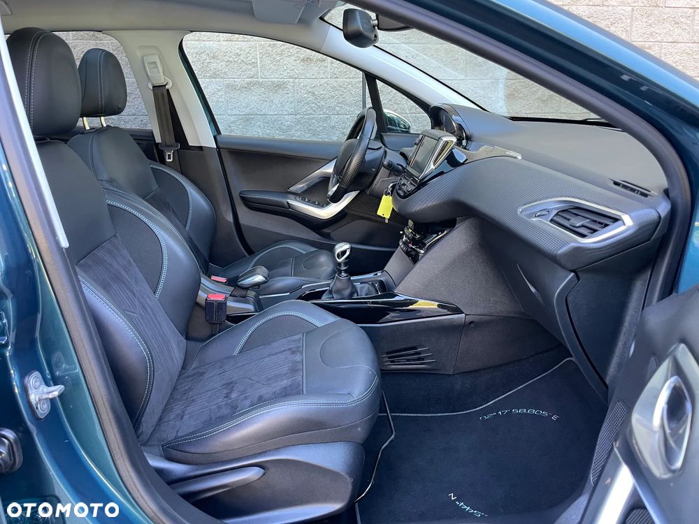 Peugeot 2008 PureTech 130 Allure - 12