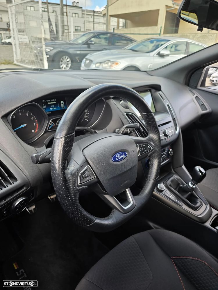 Ford Focus SW 1.0 EcoBoost S&S ST-LINE - 16