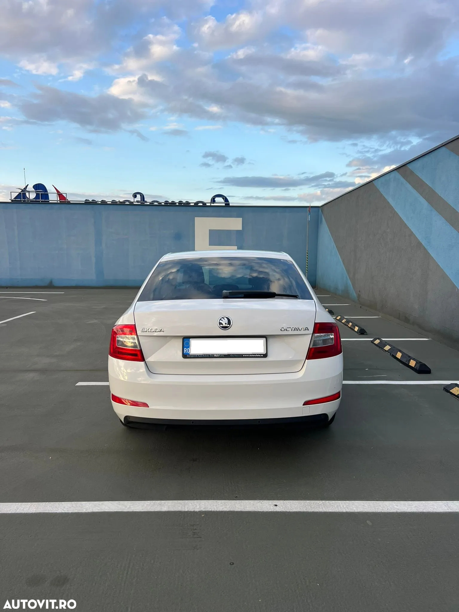 Skoda Octavia 2.0 TDI DSG Style - 4