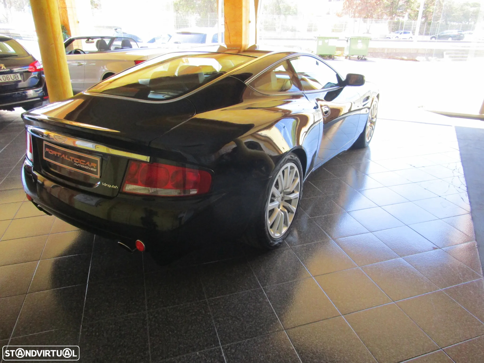 Aston Martin Vanquish - 18