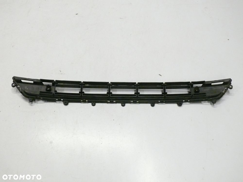 VOLVO XC40 II KRATKA ZDERZAKA ŚRODKOWA - 2