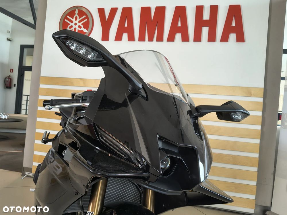 Yamaha R9 - 12