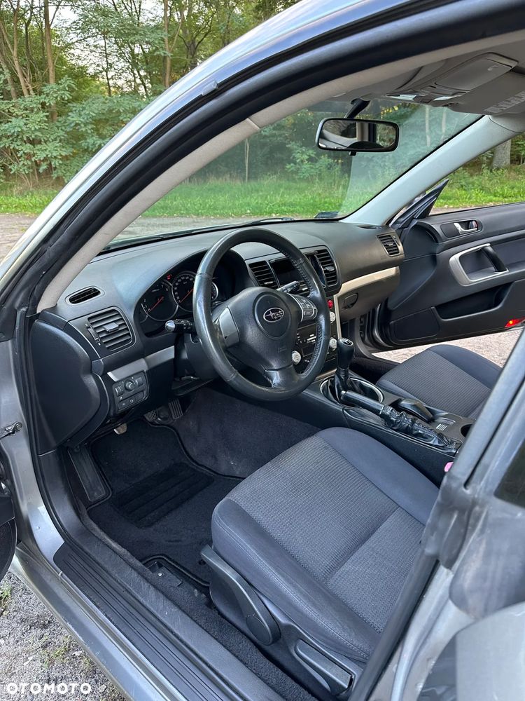 Subaru Legacy - 14
