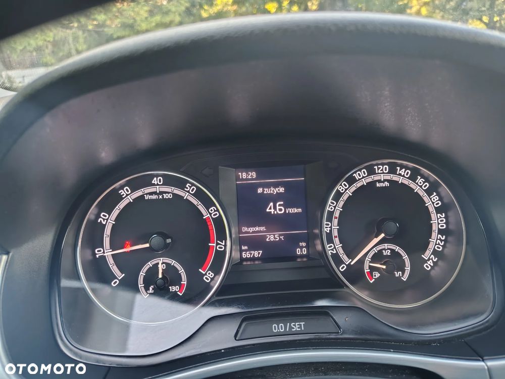 Skoda Fabia 1.0 TSI Ambition - 12