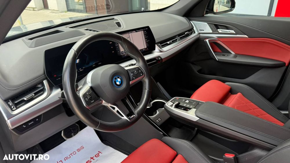 BMW iX1 xDrive30 - 10