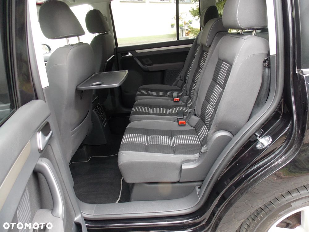 Volkswagen Touran 1.9 TDI DSG United - 24